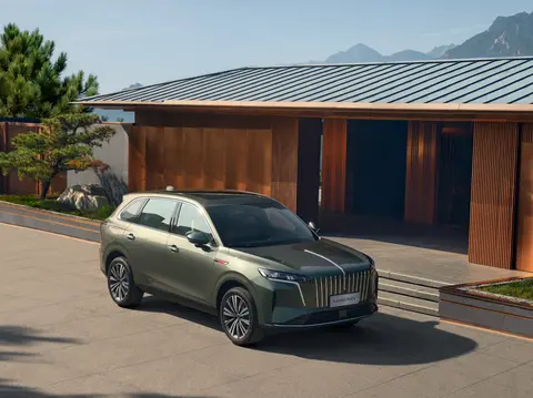 红旗HS6 PHEV预售，紧跟第一梯队