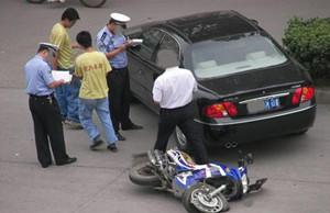 人保车险|发生事故时，如何处理车辆纠纷？